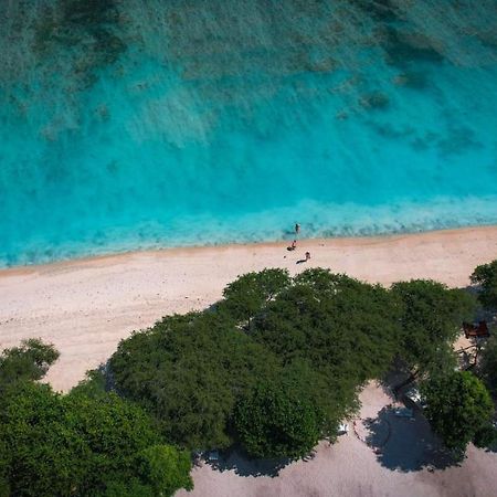Gili Teak Beach Front Resort ギリ・トラワンガン エクステリア 写真