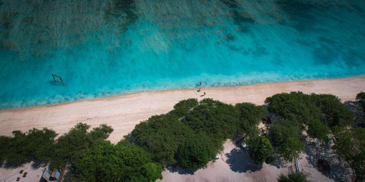 Gili Teak Beach Front Resort ギリ・トラワンガン エクステリア 写真