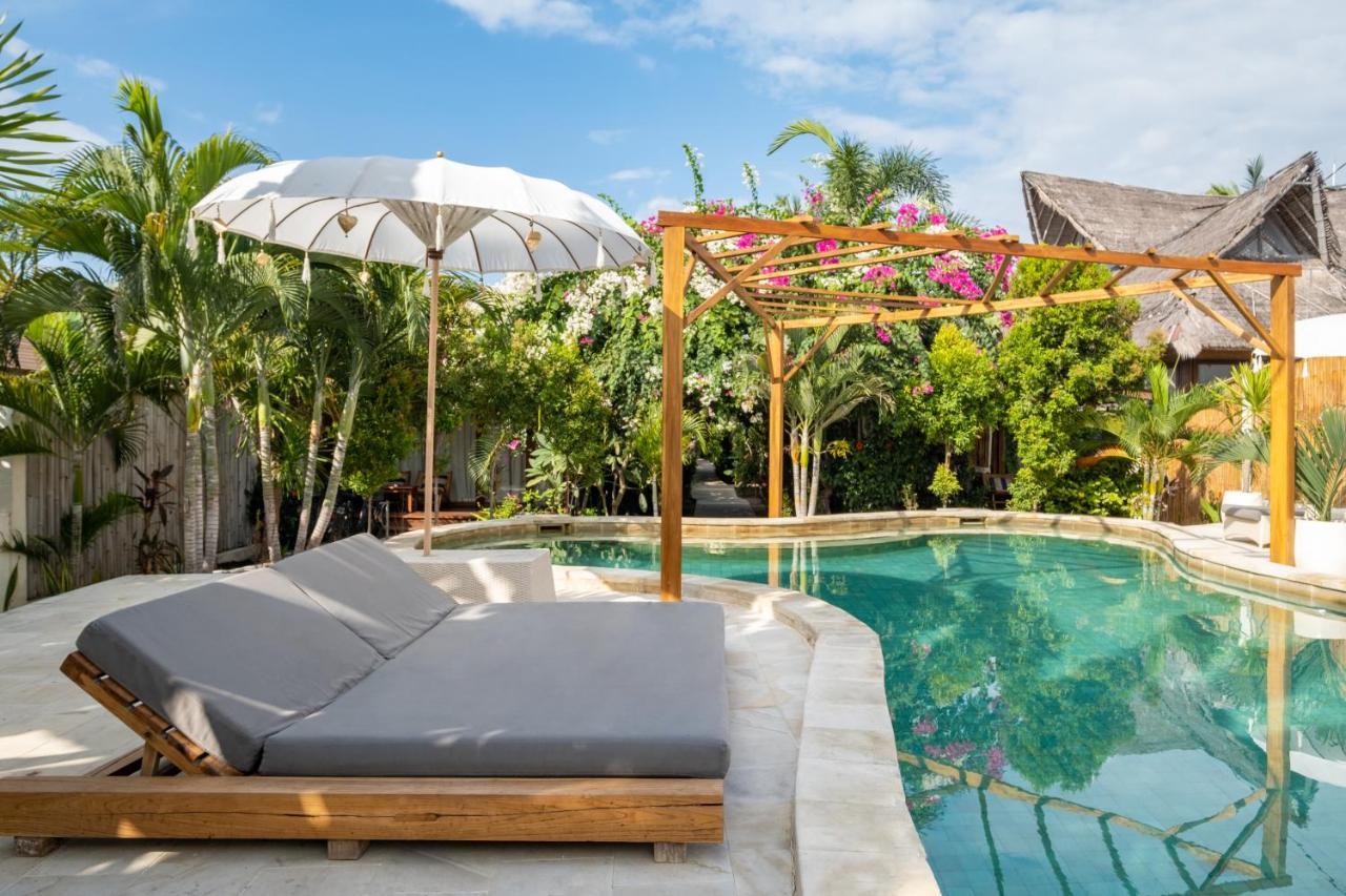 Gili Teak Beach Front Resort ギリ・トラワンガン エクステリア 写真