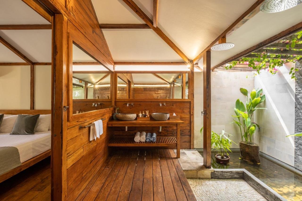 Gili Teak Beach Front Resort ギリ・トラワンガン エクステリア 写真