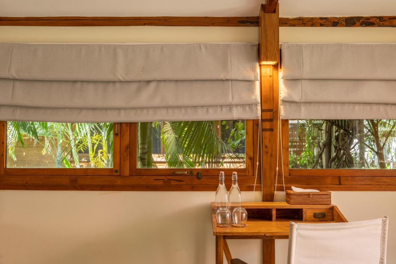 Gili Teak Beach Front Resort ギリ・トラワンガン エクステリア 写真