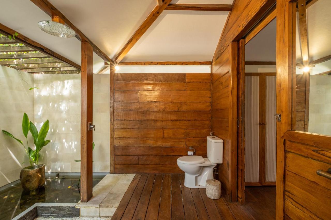 Gili Teak Beach Front Resort ギリ・トラワンガン エクステリア 写真