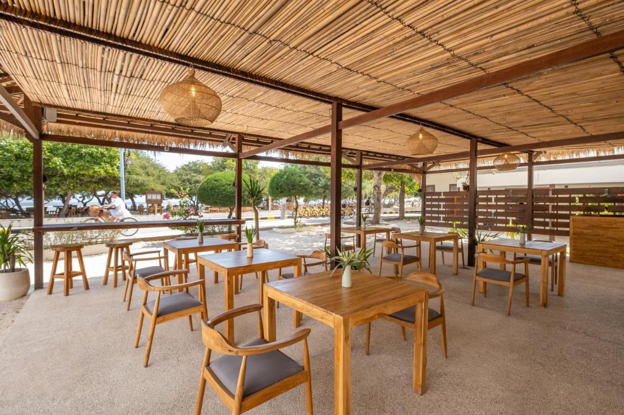 Gili Teak Beach Front Resort ギリ・トラワンガン エクステリア 写真