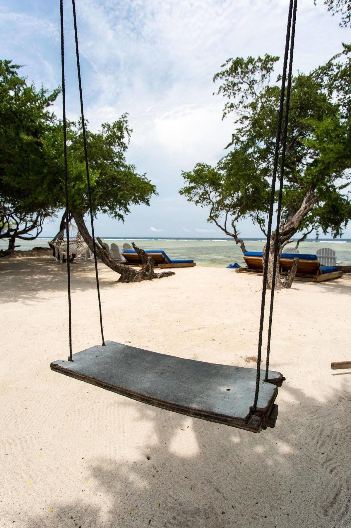 Gili Teak Beach Front Resort ギリ・トラワンガン エクステリア 写真