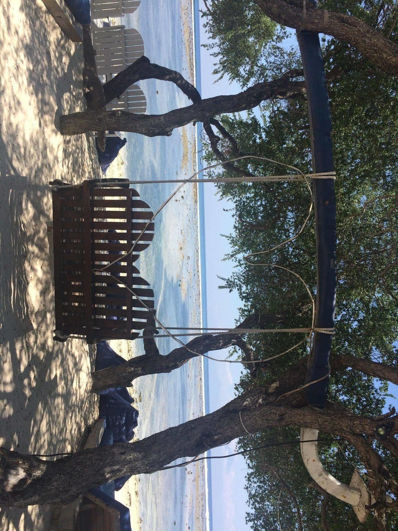 Gili Teak Beach Front Resort ギリ・トラワンガン エクステリア 写真