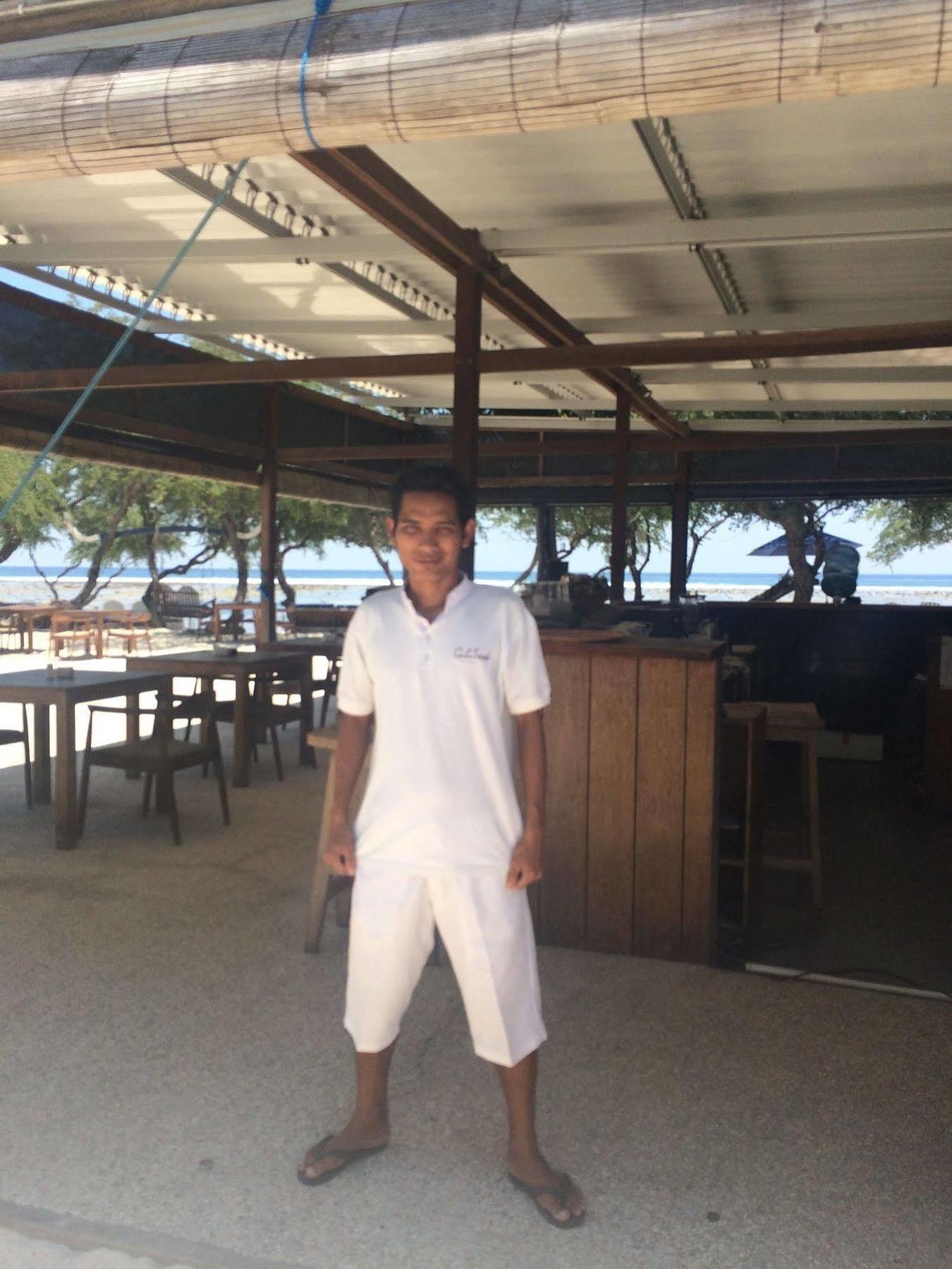 Gili Teak Beach Front Resort ギリ・トラワンガン エクステリア 写真