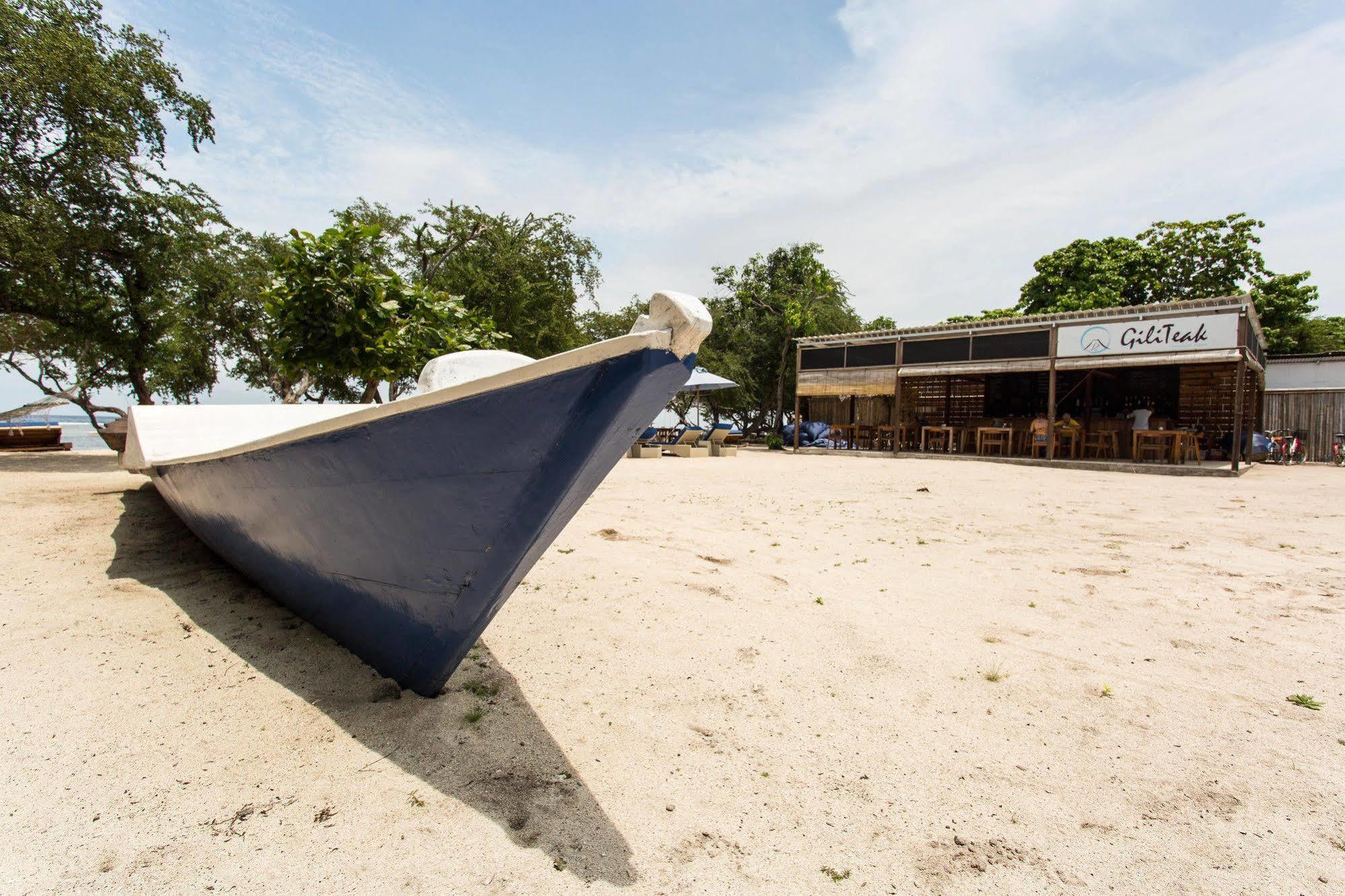 Gili Teak Beach Front Resort ギリ・トラワンガン エクステリア 写真